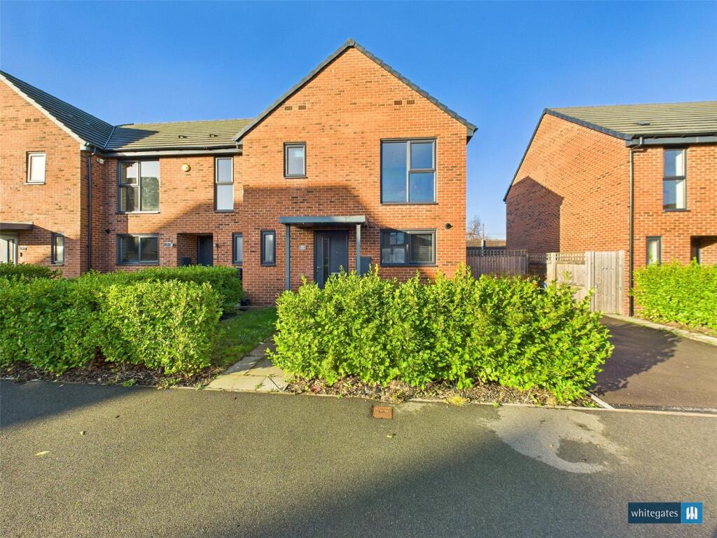 3-bed terraced on Parkhall Drive, Askern, Doncaster, South Yorkshire, DN6, £87,500