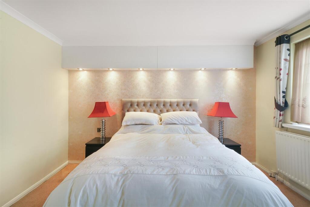Charterhouse Avenue, Wembley photo 3
