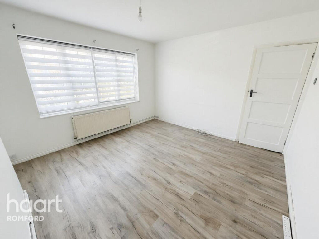 House in Romford - More