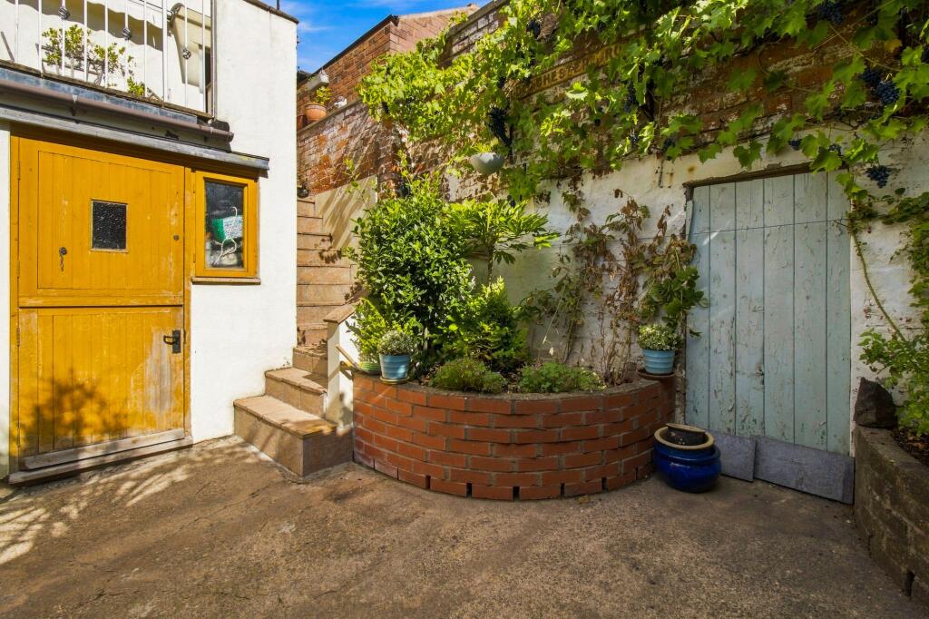 Main image of property: 136b Worcester Road