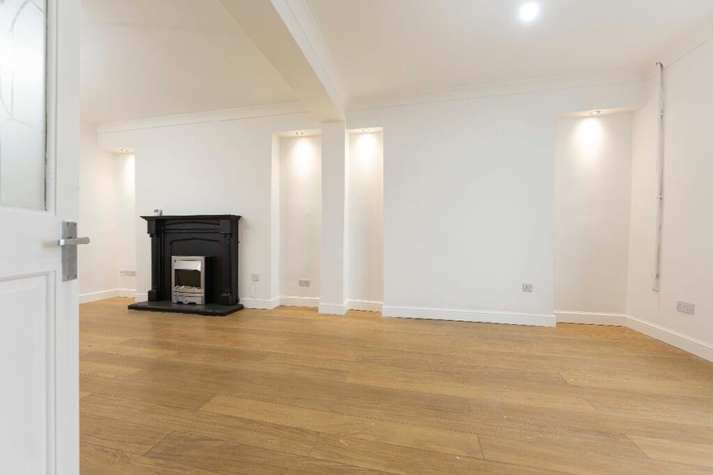 House in Treharris - View 5