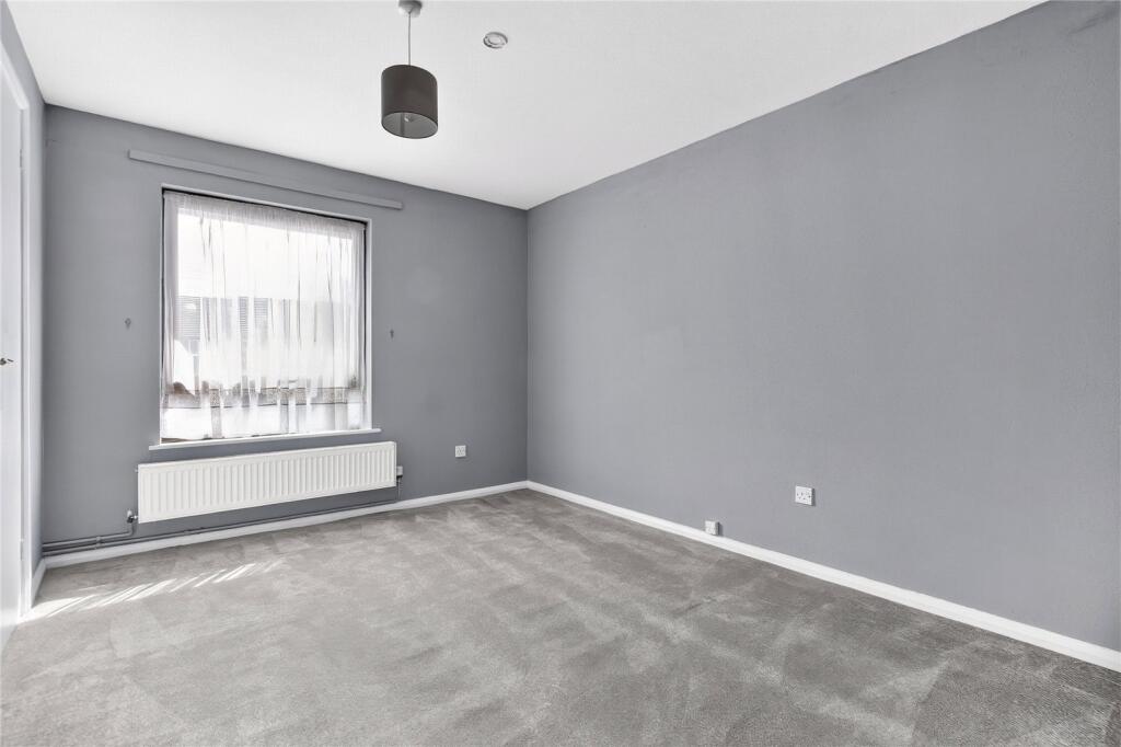 Apartment in Bracknell - View 4
