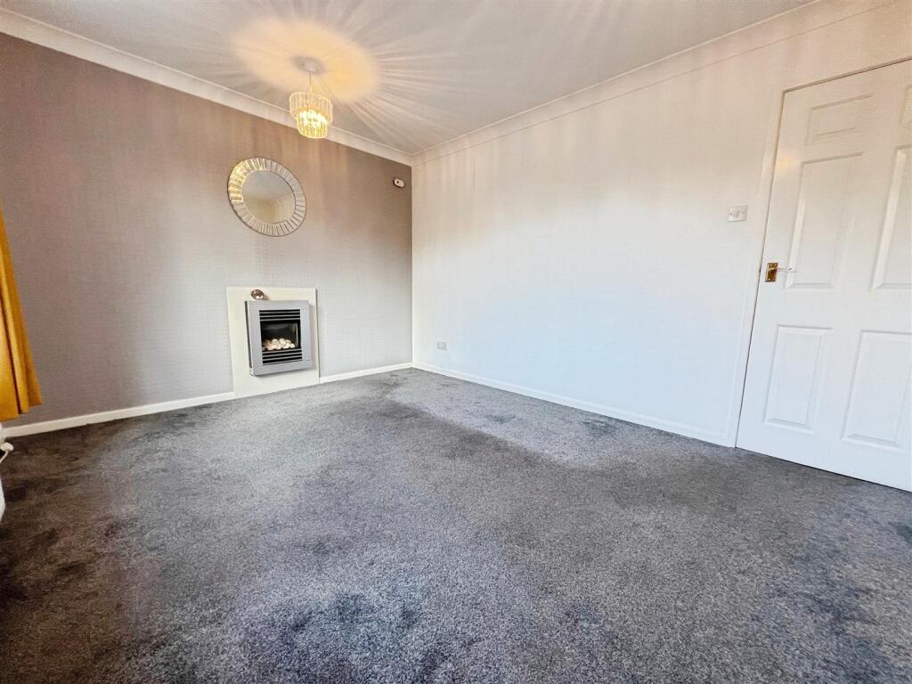 Apartment in Bradford, Bank Top, Eccleshill - View 5