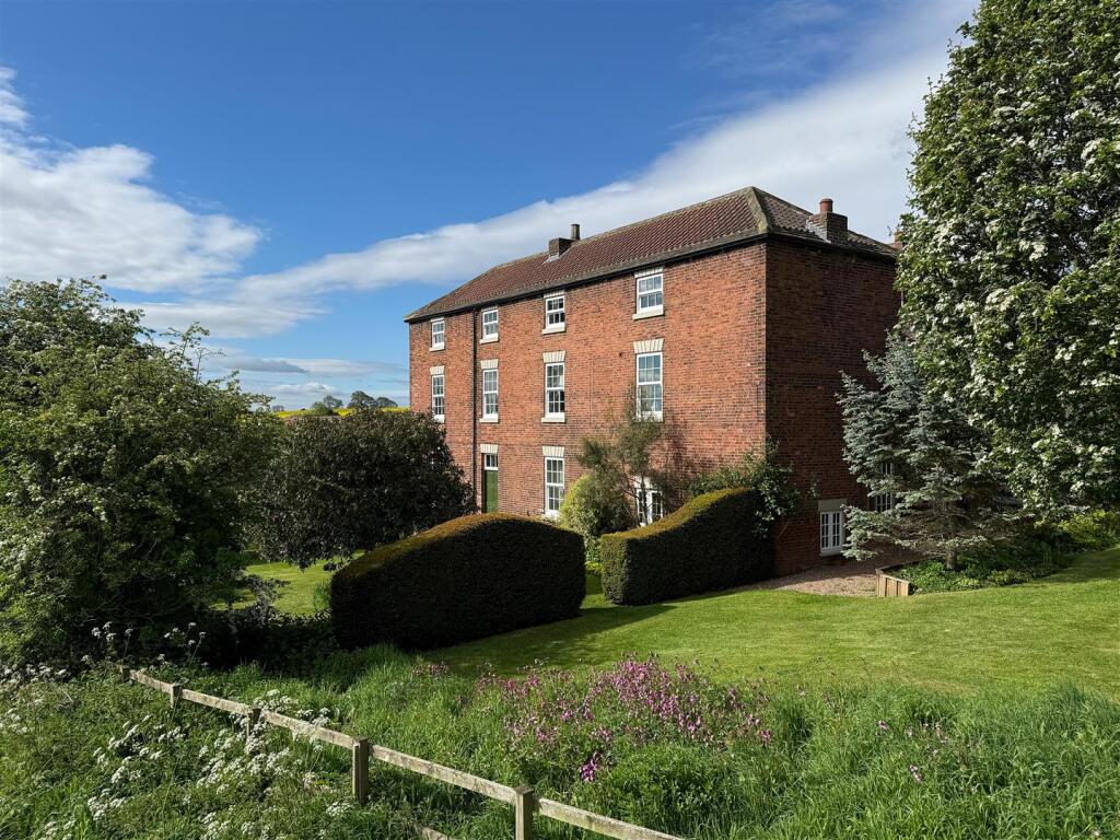 Main image of property: Red Lodge Farm House, Marsh Quarry, Eckington, Sheffield