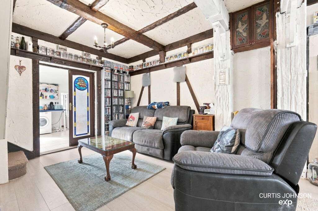 House in Grays, Little Thurrock - View 5