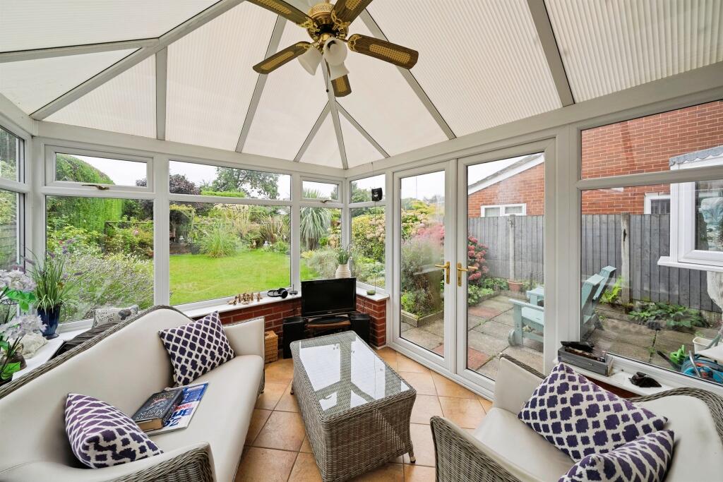 House in Wirral, Poulton - More