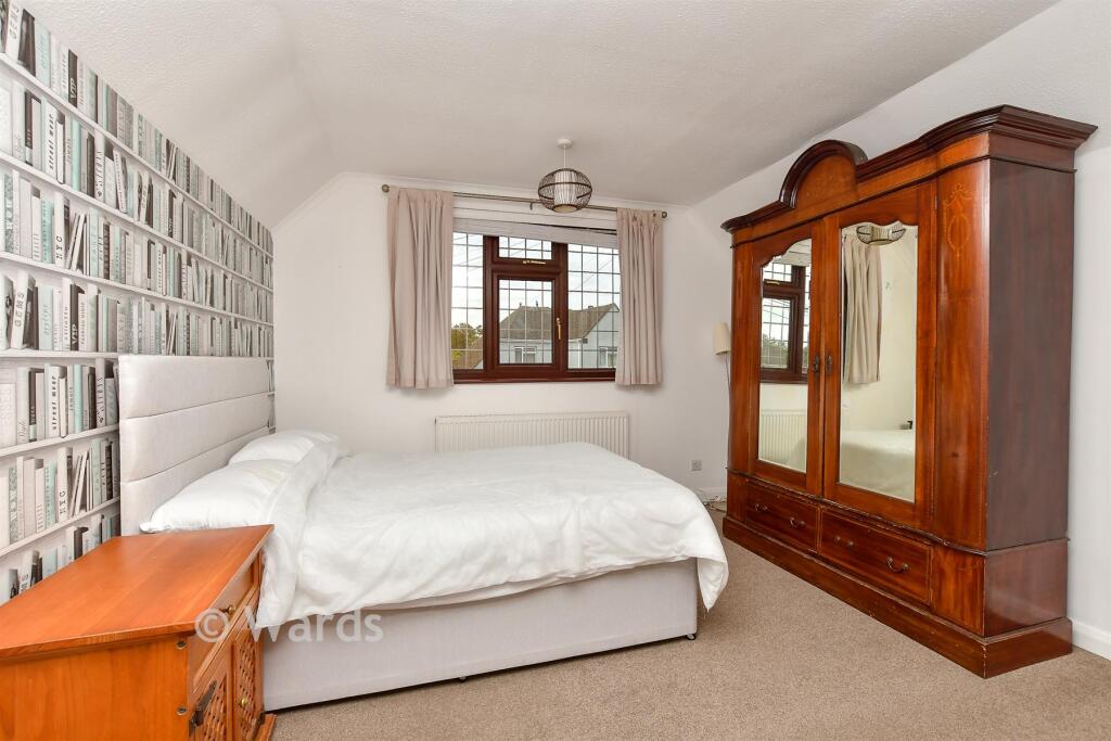 House in Gillingham, Medway - View 5