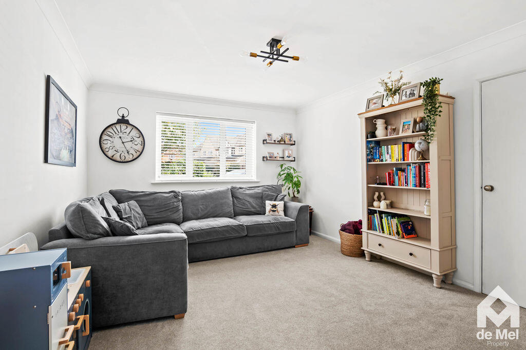 House in Gloucester - View 5