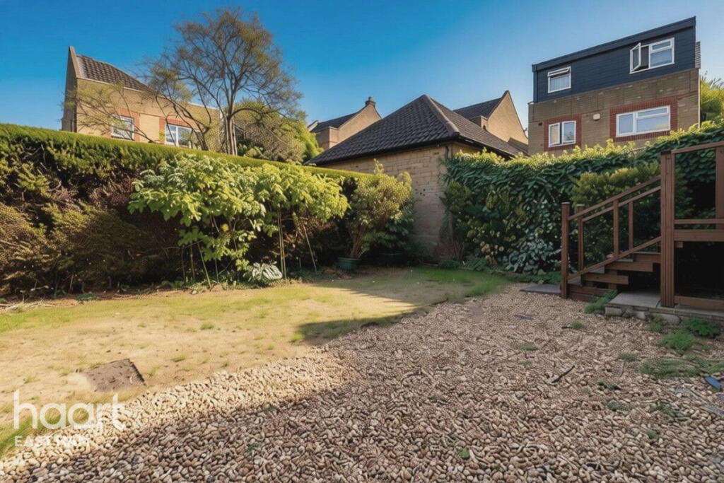 House in London - View 5
