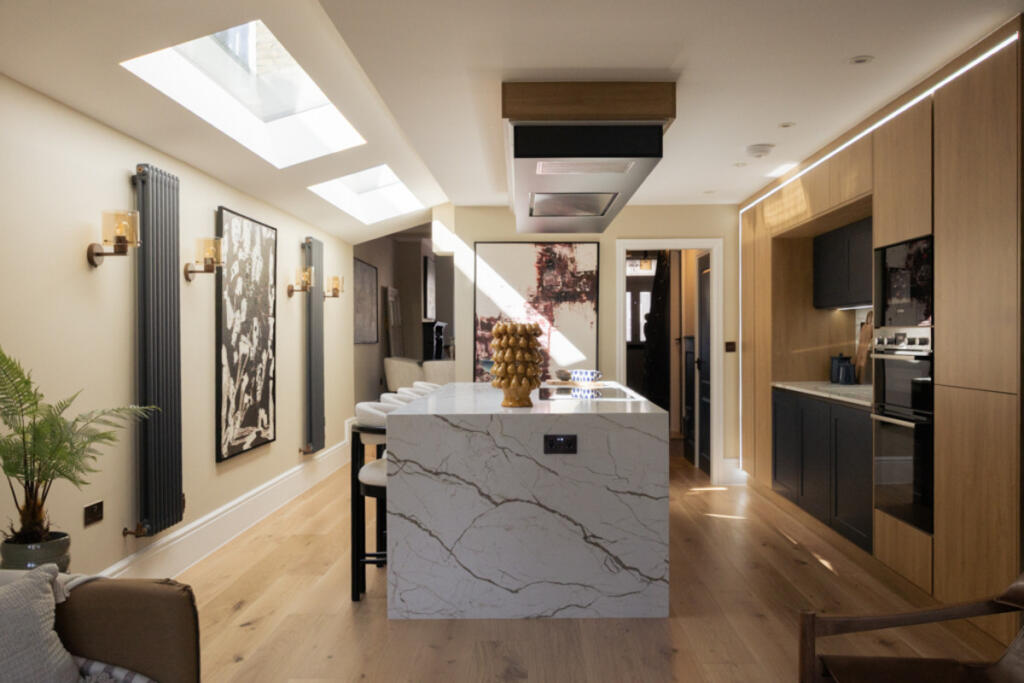 House in London, Leyton - More