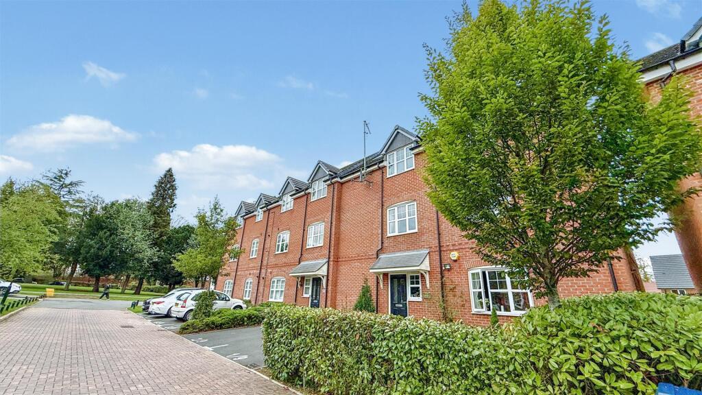 2-bed flat on Ward Place, Selly Oak, Birmingham, £200,000