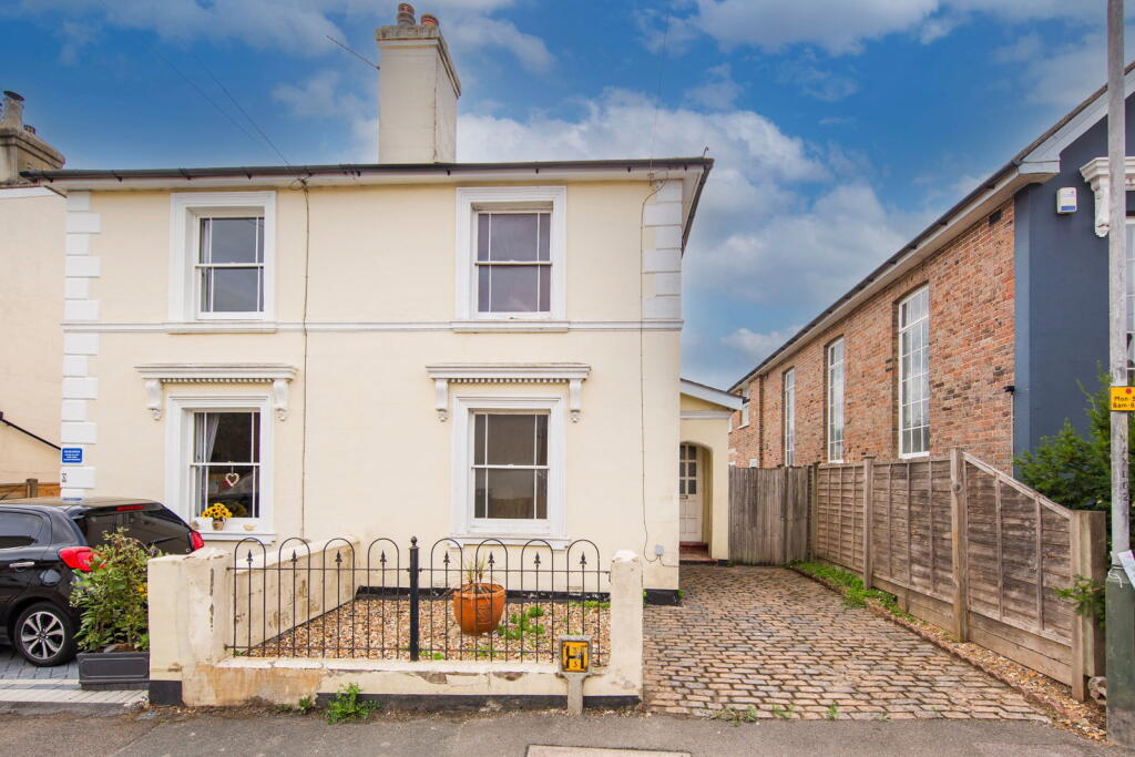 House in Tunbridge Wells, High Brooms, Southborough