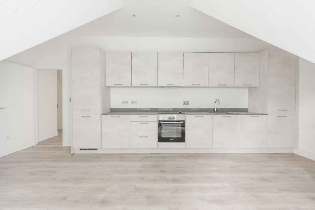 Apartment in London - View 5