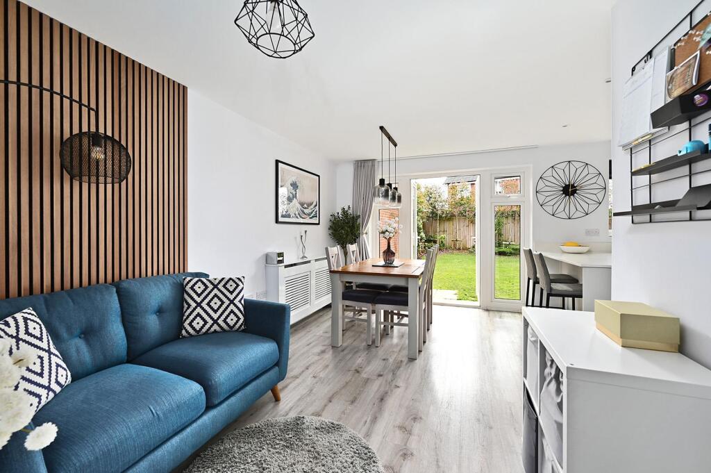 Bunch Grove, Yateley photo 4