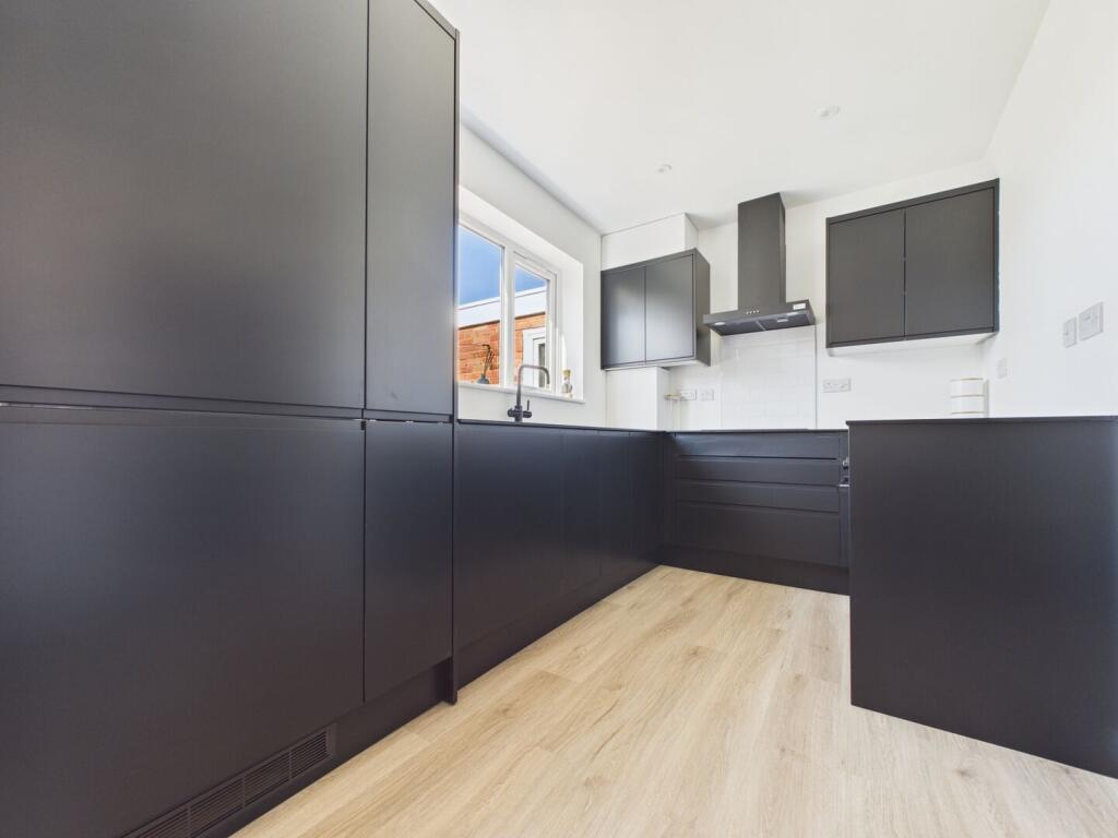 House in Newport - View 2