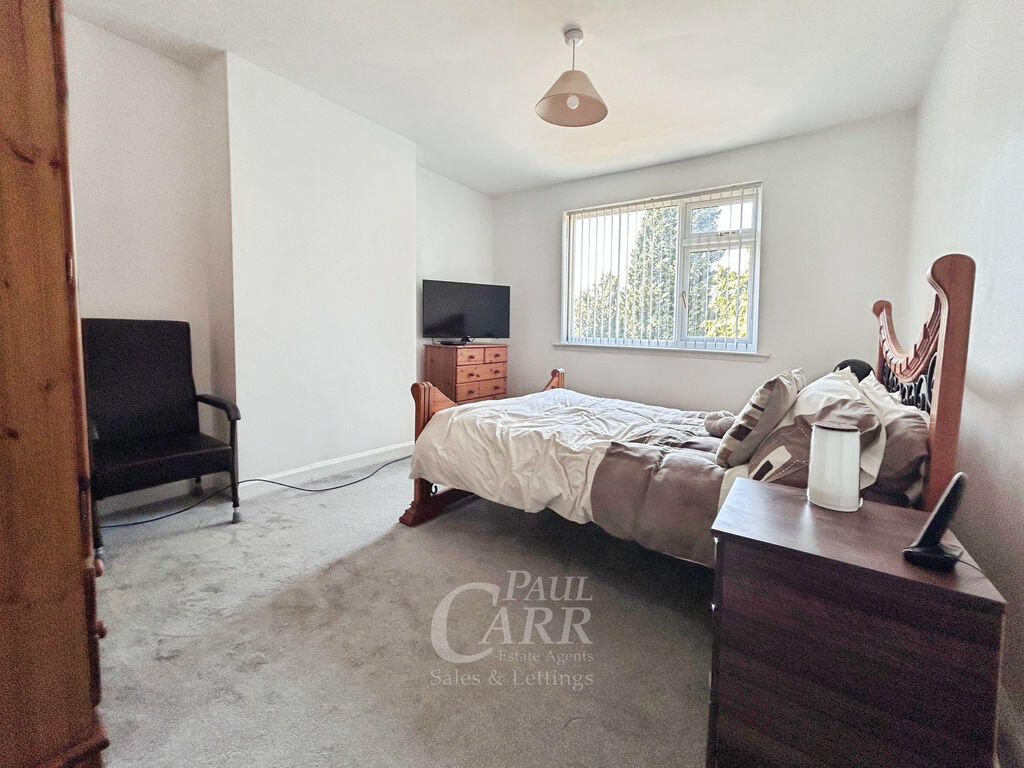House in Birmingham, West Midlands - More