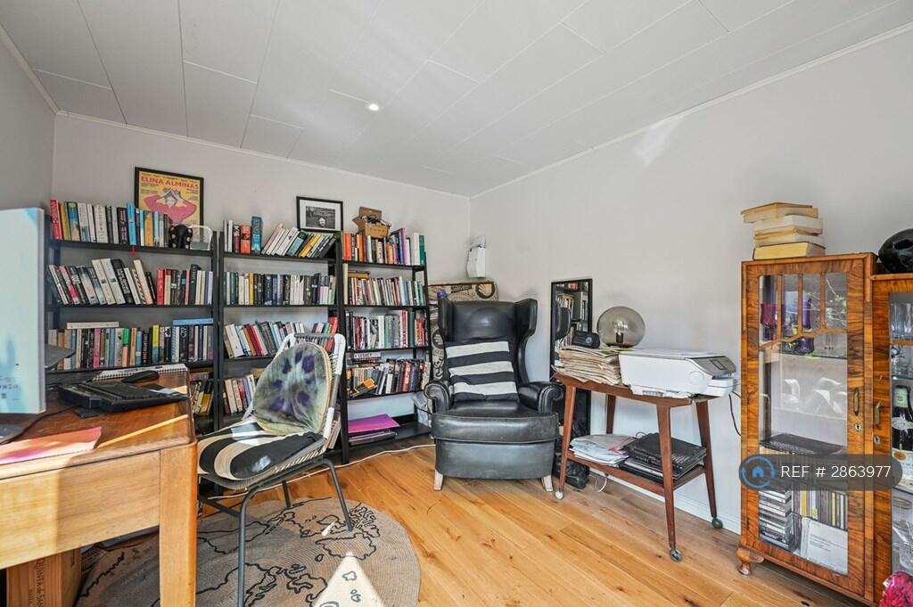 3 bedroom maisonette for rent