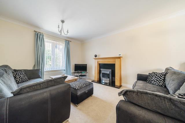 MEAD LANE, Witney photo 4
