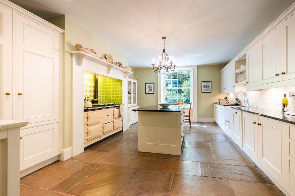 Barton Road, Worsley, M28 photo 3