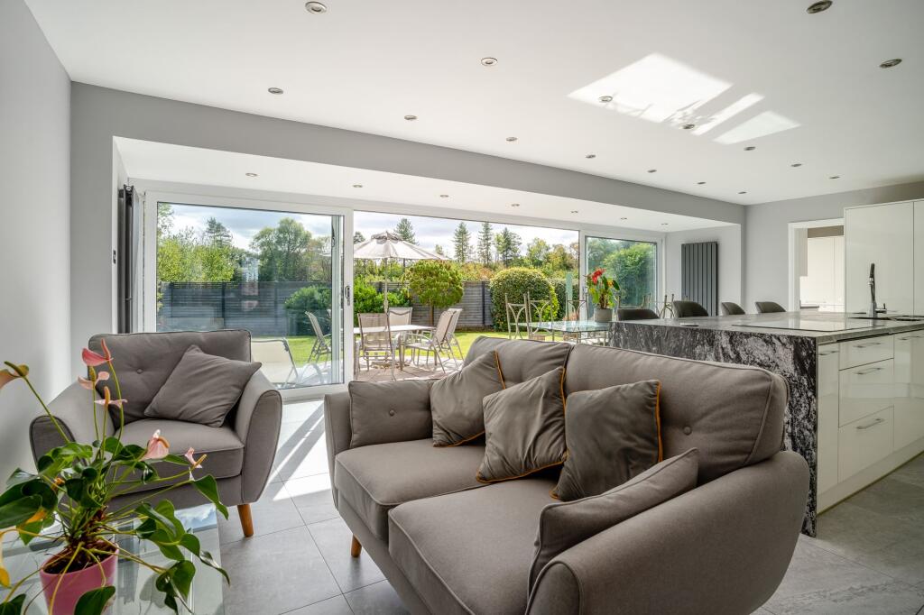 House in Newport, Langstone - More
