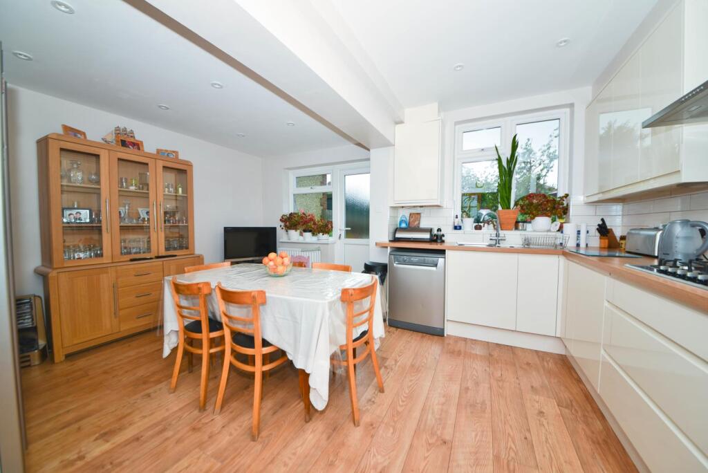 Constance Road, Twickenham photo 3