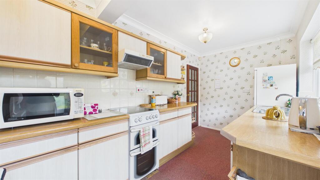 House in Dudley, West Midlands - View 6