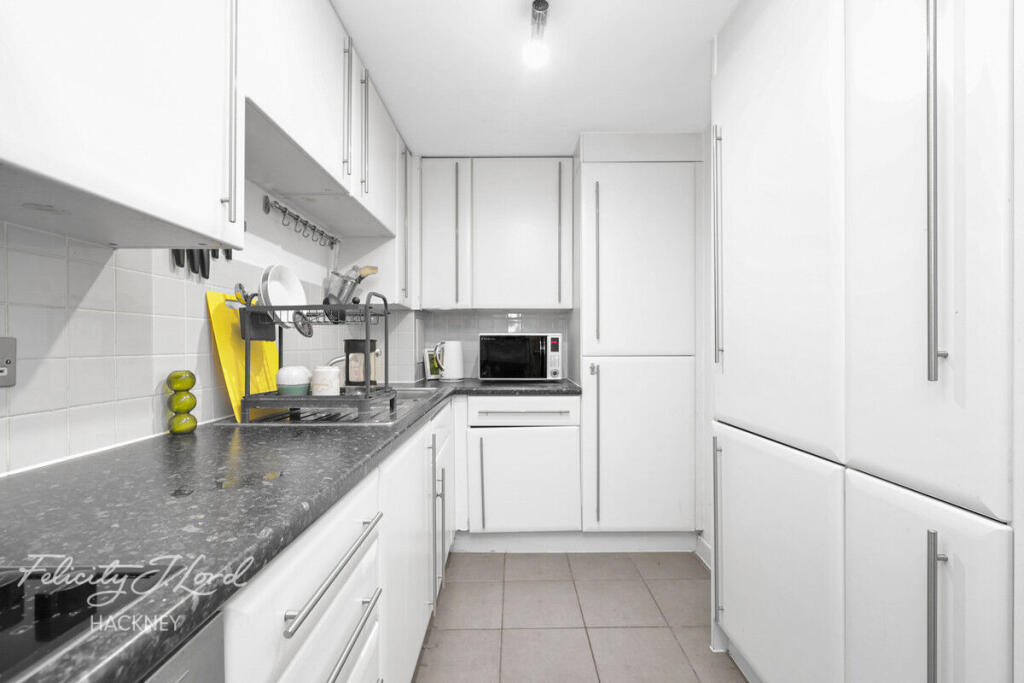 2-bed flat on Chatham Place, London E9, £425,000