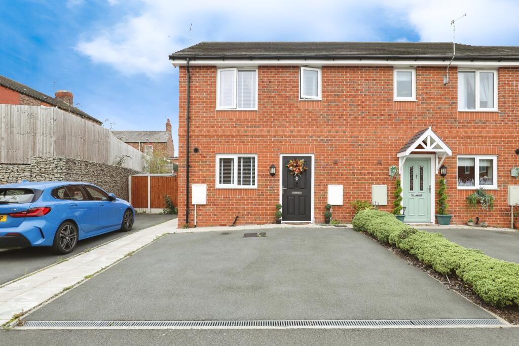 3-bed semi-detached on Dairy Close, Liverpool, L7, £200,000
