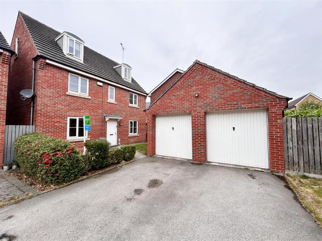 Main image of property: 21 Kings Croft DriveWelton