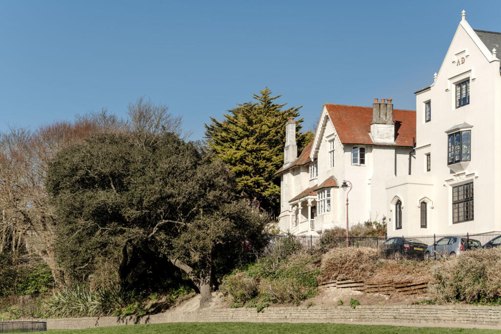 Maze Hill, St Leonards-on-Sea, East Sussex photo 2