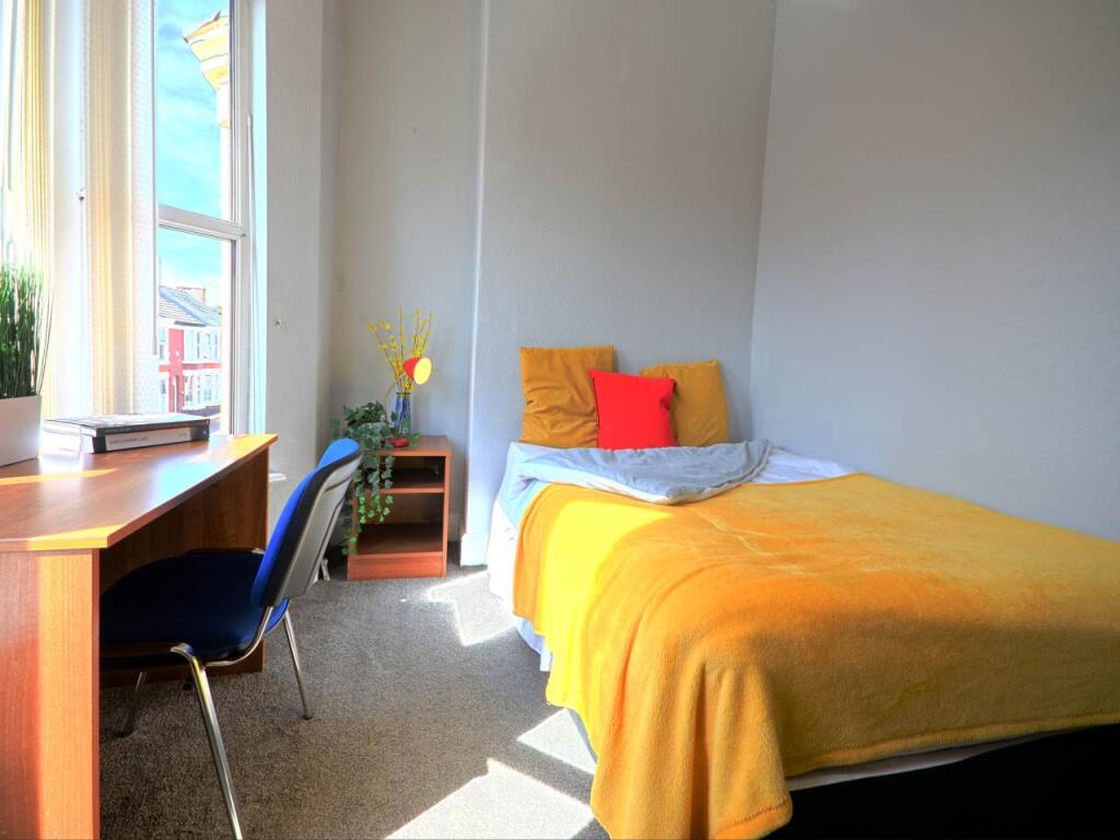 House in Liverpool, Kensington Fields, Kensington - View 4