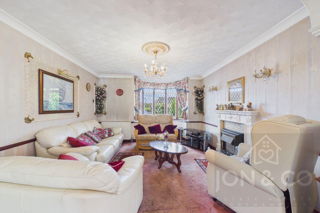 House in Northampton, White Hills, Kingsthorpe - View 4