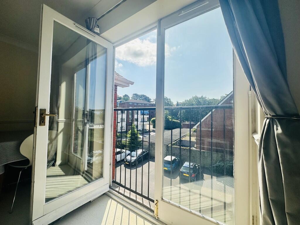 Apartment in Poole - View 2