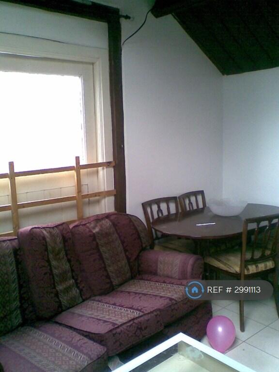 Apartment in Slough, Windsor and Maidenhead - View 5