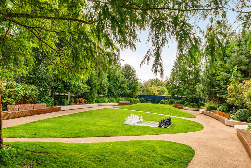 Apartment in London - View 5