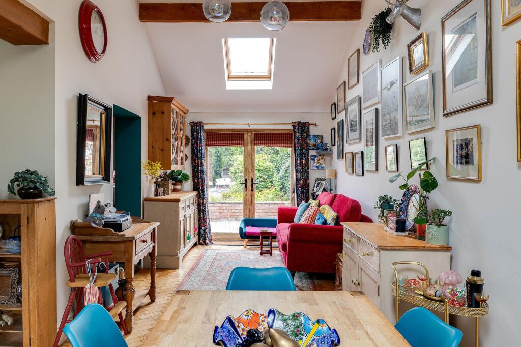 House in Lavister, Broadoak, Rossett - More