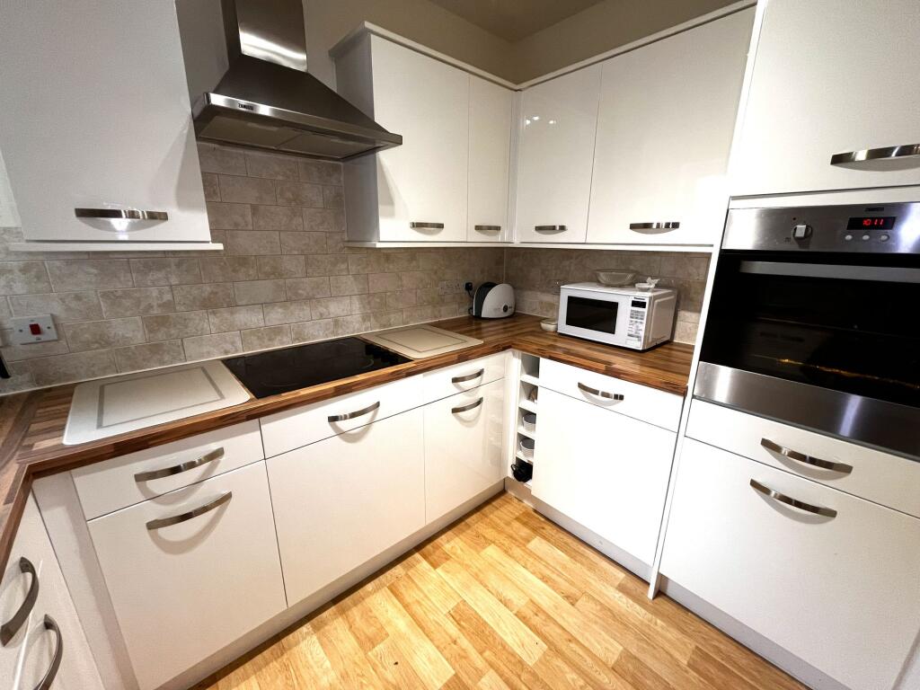 Thorley Lane, Timperley, WA15 - View 5