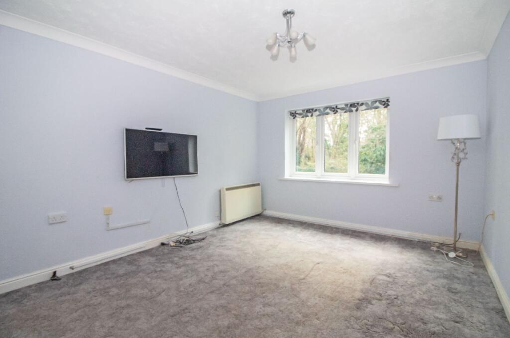 Rosecott, Havant Road, Horndean, PO8 0XA photo 2