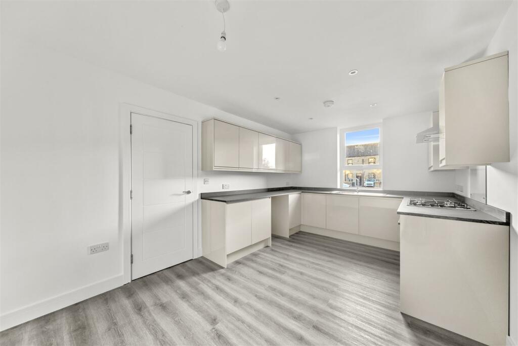 33, Transvaal Terrace, Batley photo 3