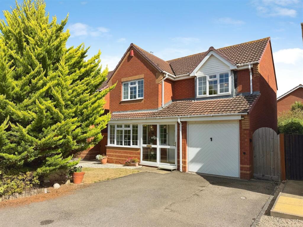 4-bed detached on Mark Antony Drive, Heathcote, Warwick, £485,000