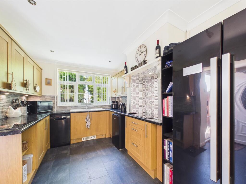 House in East Lindsey, Dorset Court, Mablethorpe and Sutton - View 3
