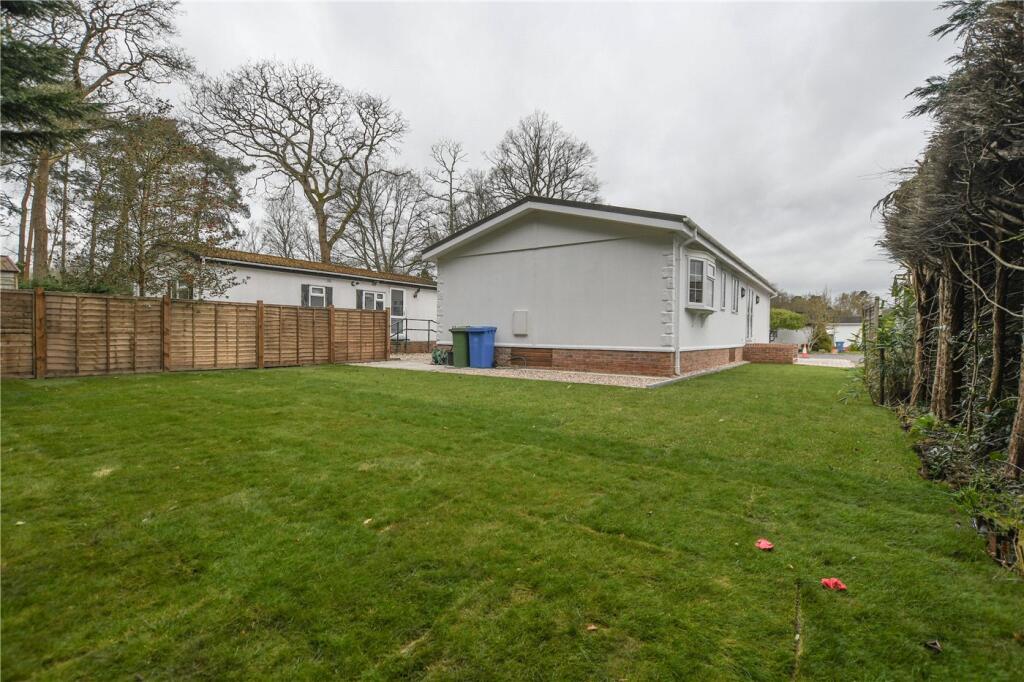 Pinewood Caravan Park, Wokingham, Berkshire, RG40 - View 2