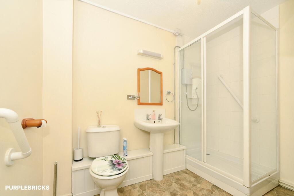 Apartment in Stratton St Margaret, Swindon - View 5