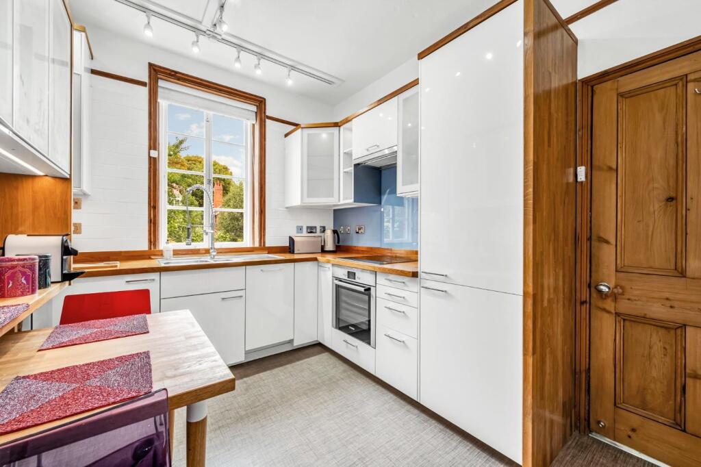 Apartment in London - View 4