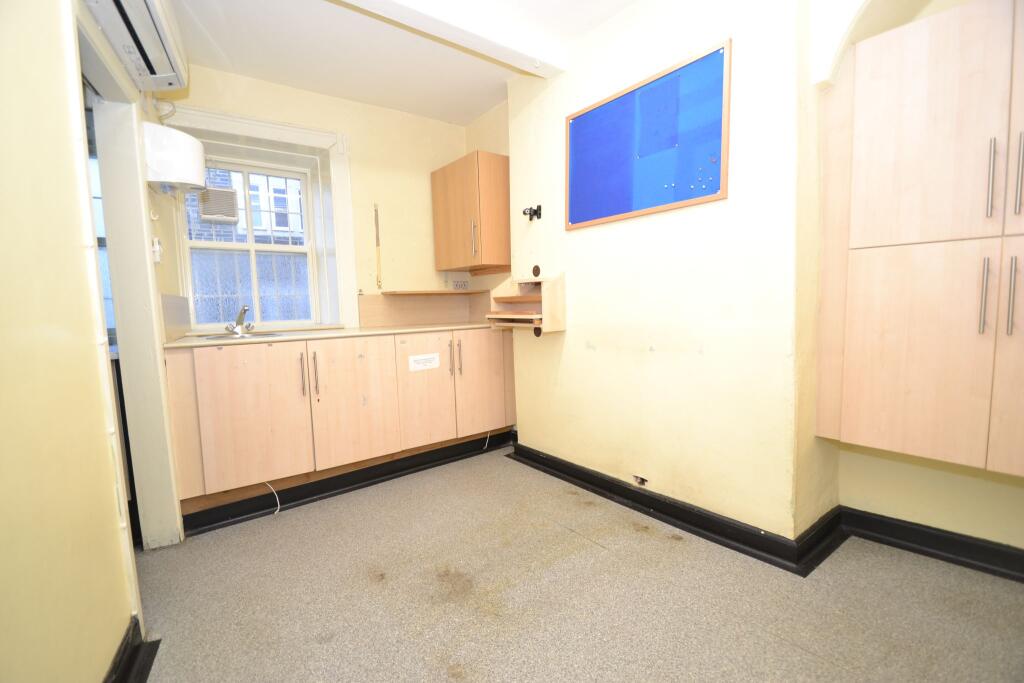House in Bradford, Thackley, Idle - View 4