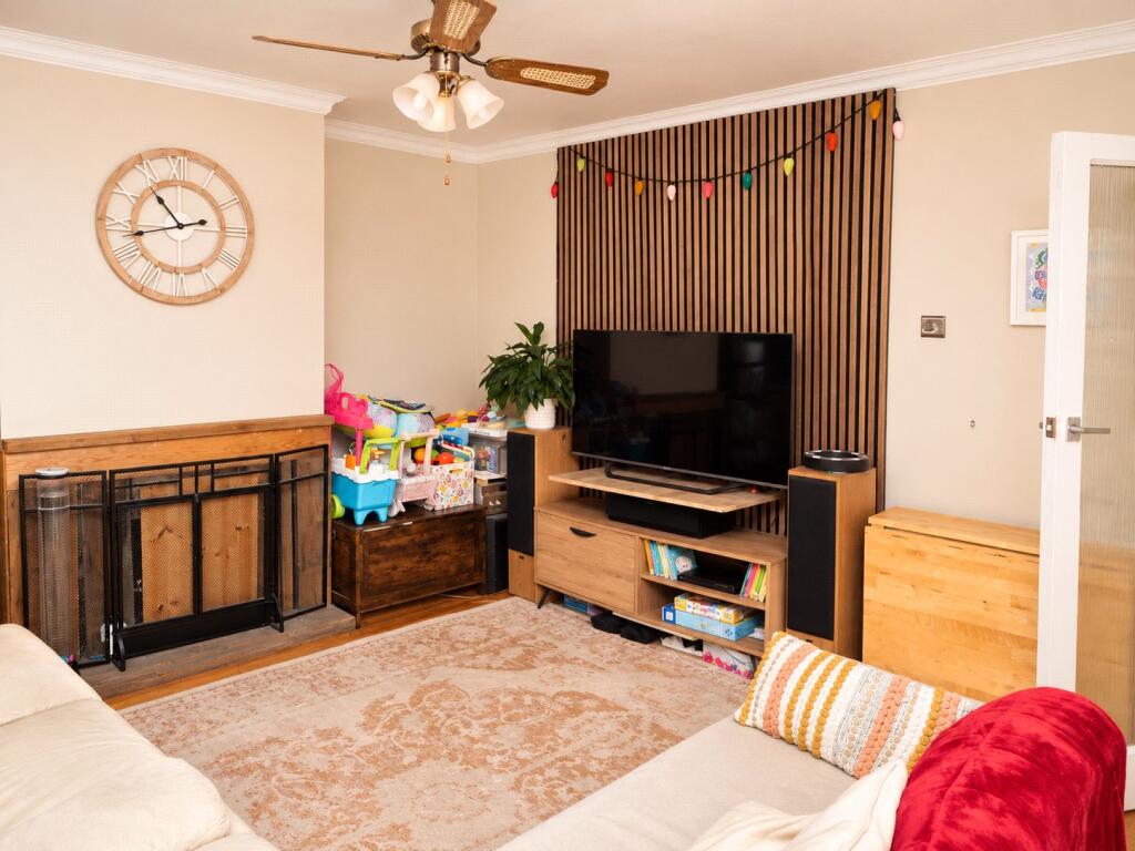House in Redhill - View 2