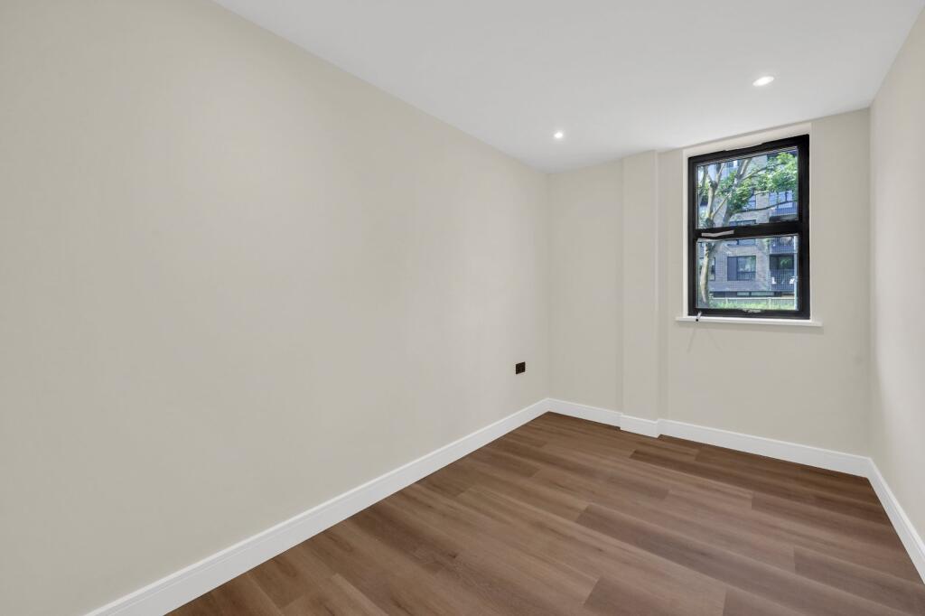 3 bedroom mews property for rent