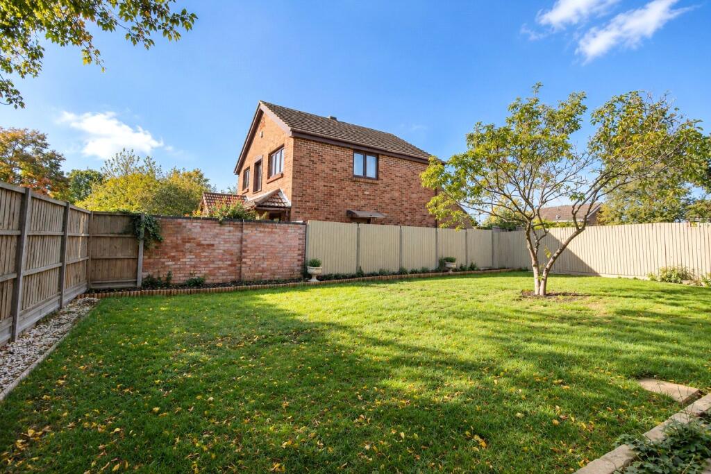 House in Milton Keynes, Brickhill - View 4