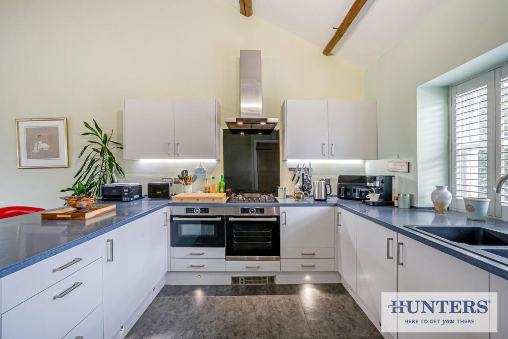 House in Leeds, Little London, Rawdon - More