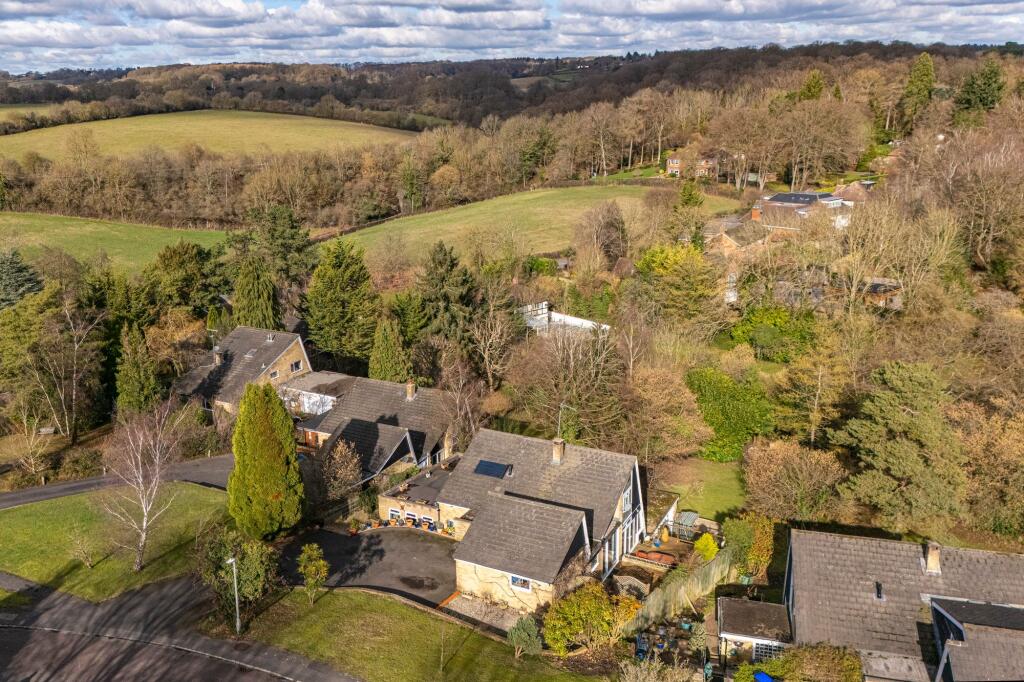 House in Forty Green, Holtspur, Beaconsfield - View 5